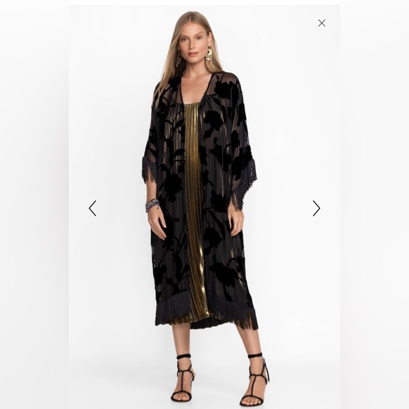 Johnny WasBlack Queen Silk KimonoSize Large